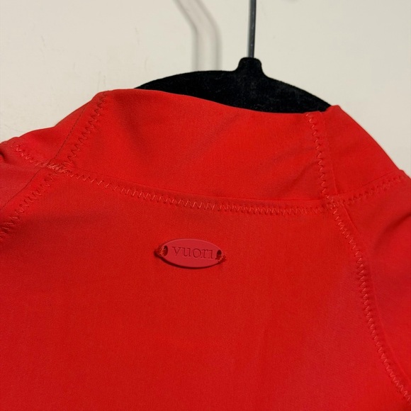 Vuori Crush Long Sleeve Crop Rashguard - Picture 7 of 7